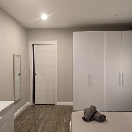 Salus 2 Bedroom Apartment Victoria