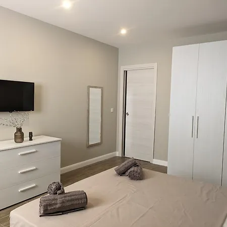 Salus 2 Bedroom Apartment Bed & Breakfast