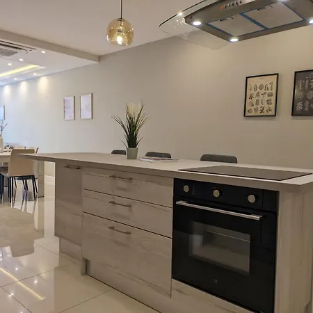 Bed & Breakfast Salus 2 Bedroom Apartment *